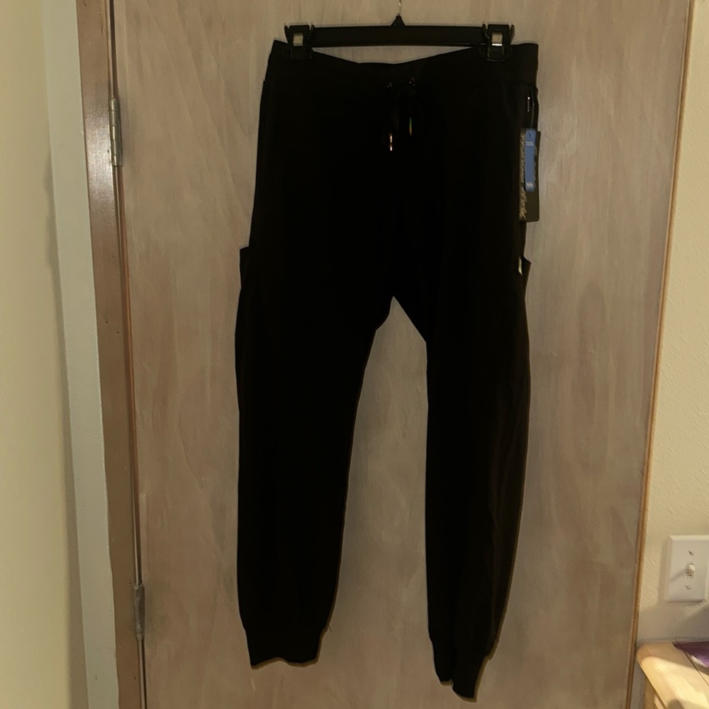 BRAND NEW WONDERWINK scrubs